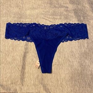 Victoria Secret Lace Thongs Sz M Royal Blue NWT